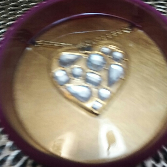 Viva La Juicy Solid Perfume Necklace - Picture 4 of 5